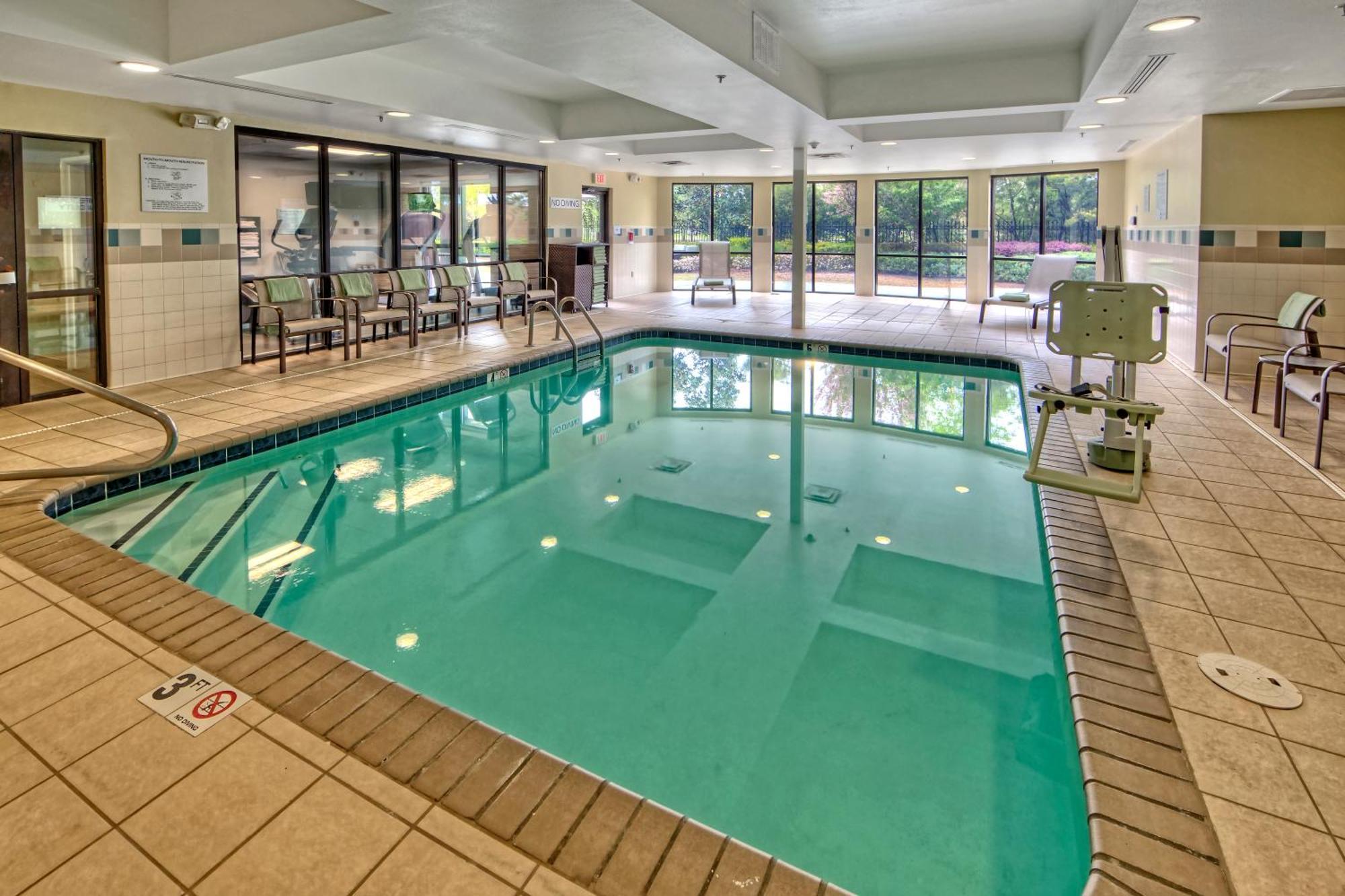 ホテル Courtyard By Marriott Memphis サウスヘイブン エクステリア 写真