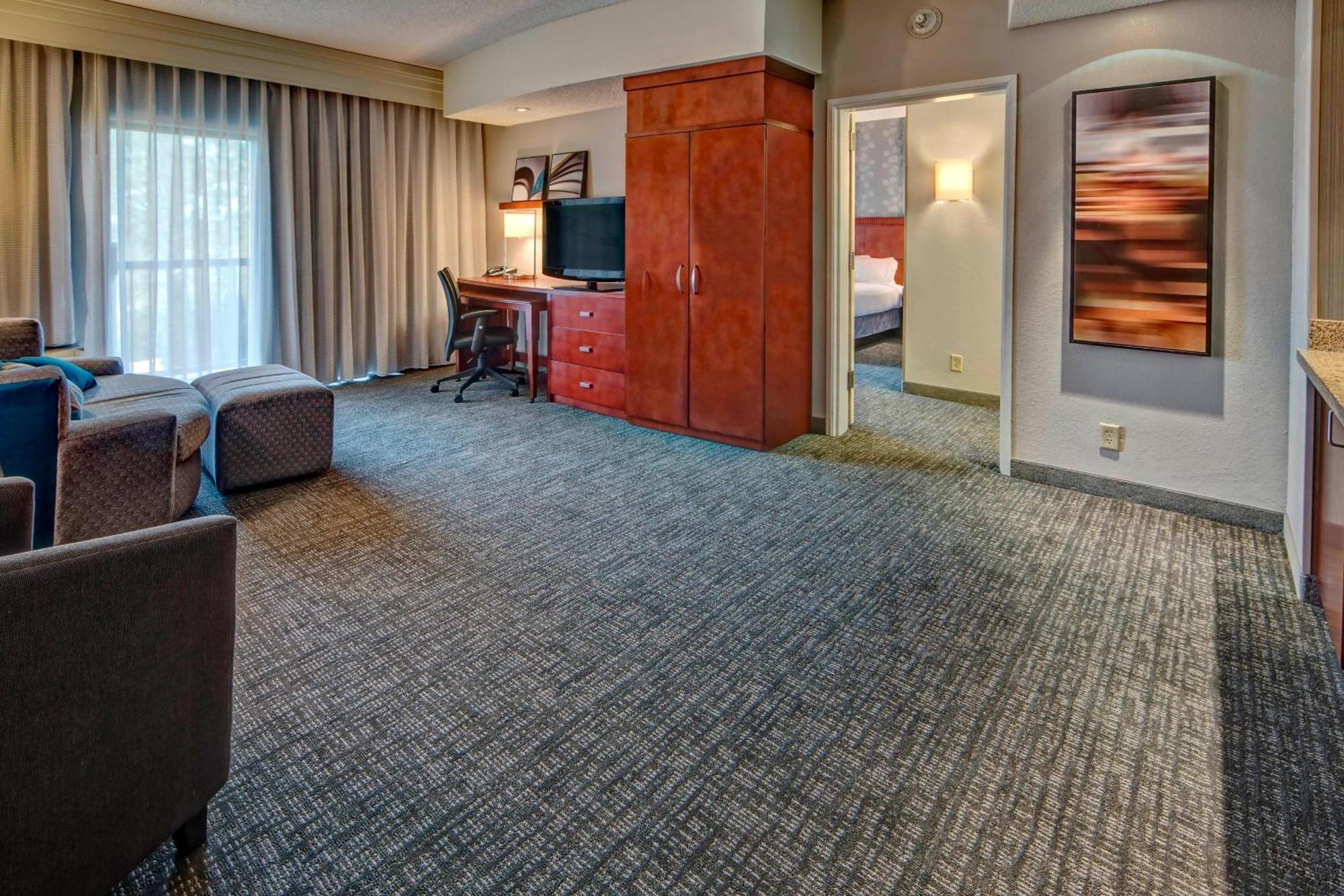 ホテル Courtyard By Marriott Memphis サウスヘイブン エクステリア 写真