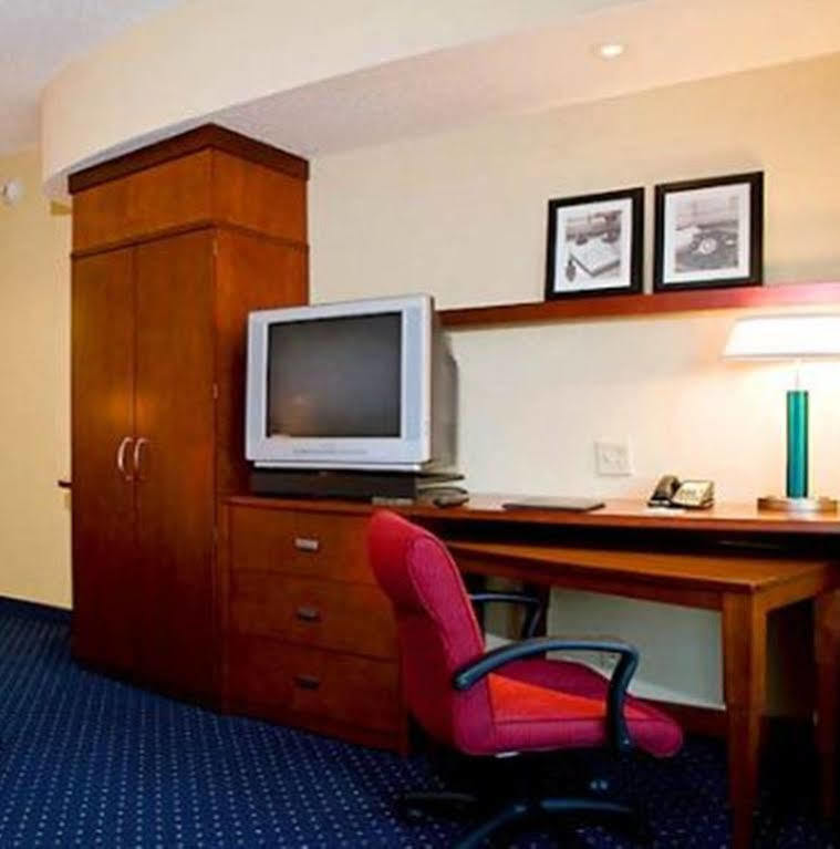ホテル Courtyard By Marriott Memphis サウスヘイブン エクステリア 写真